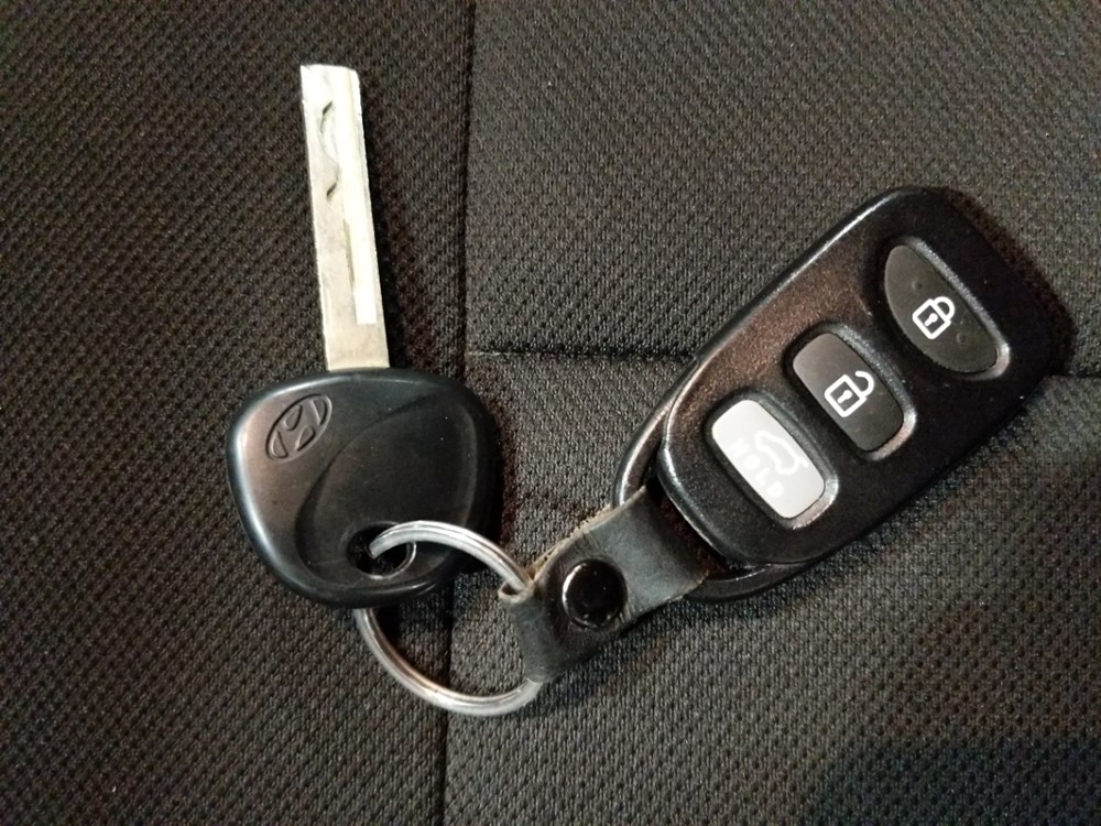 2016 Hyundai Veloster - Keys
