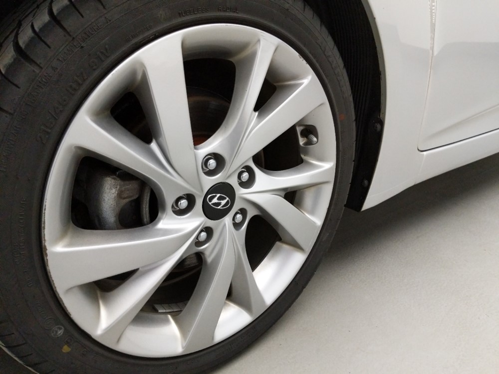 2016 Hyundai Veloster - Wheel