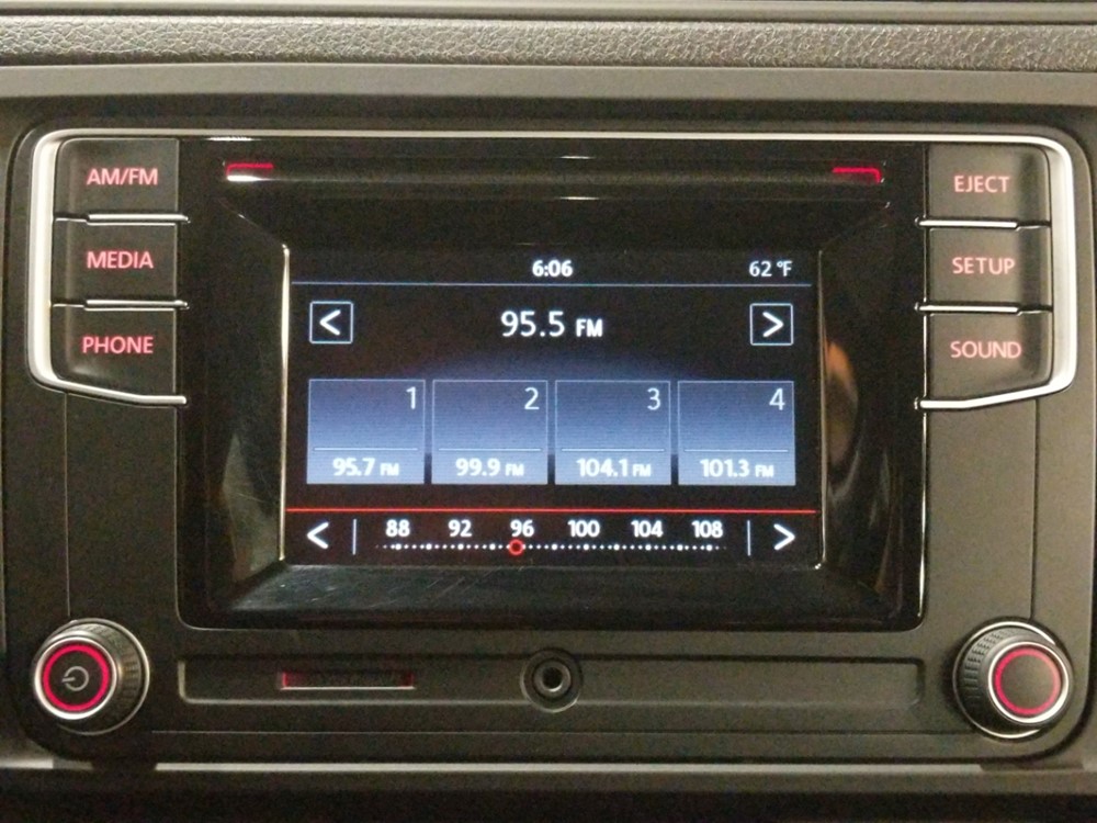 2016 Volkswagen Jetta - Stereo Package