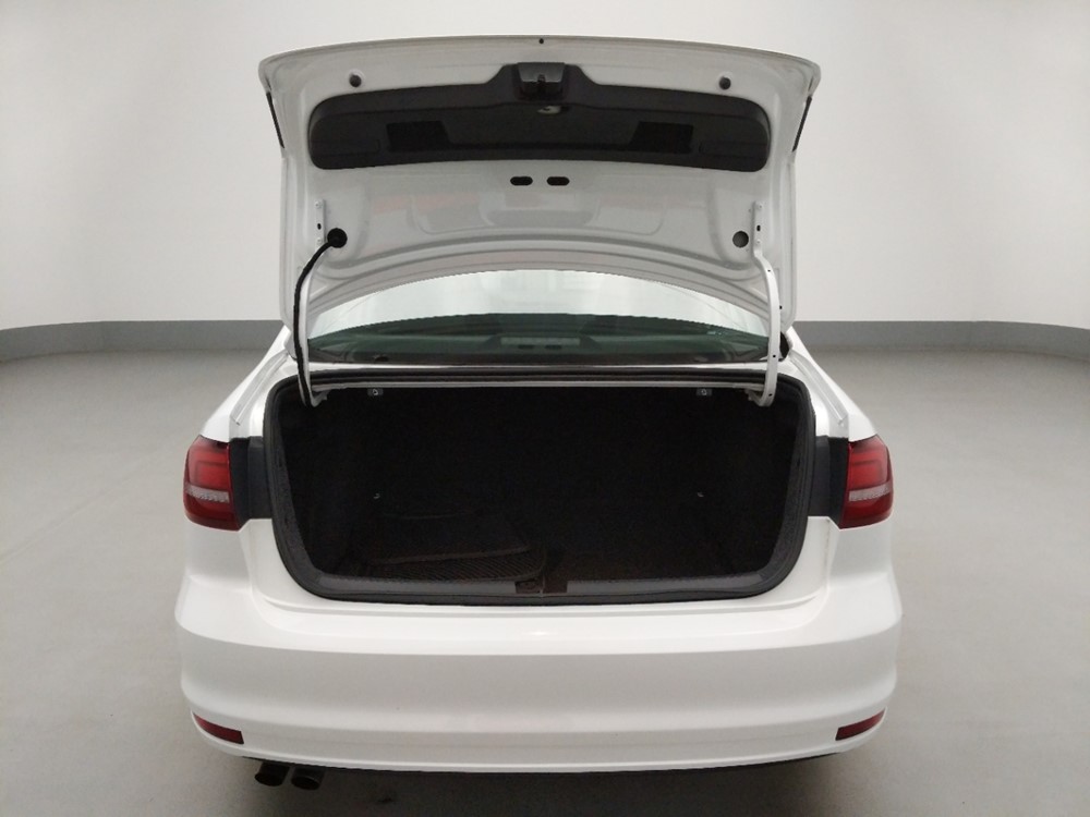2016 Volkswagen Jetta - Trunk