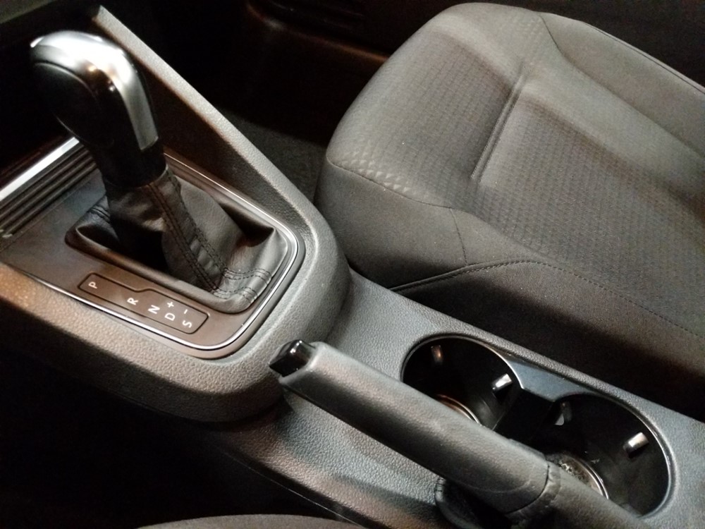 2016 Volkswagen Jetta - Center Console/Cup Holders