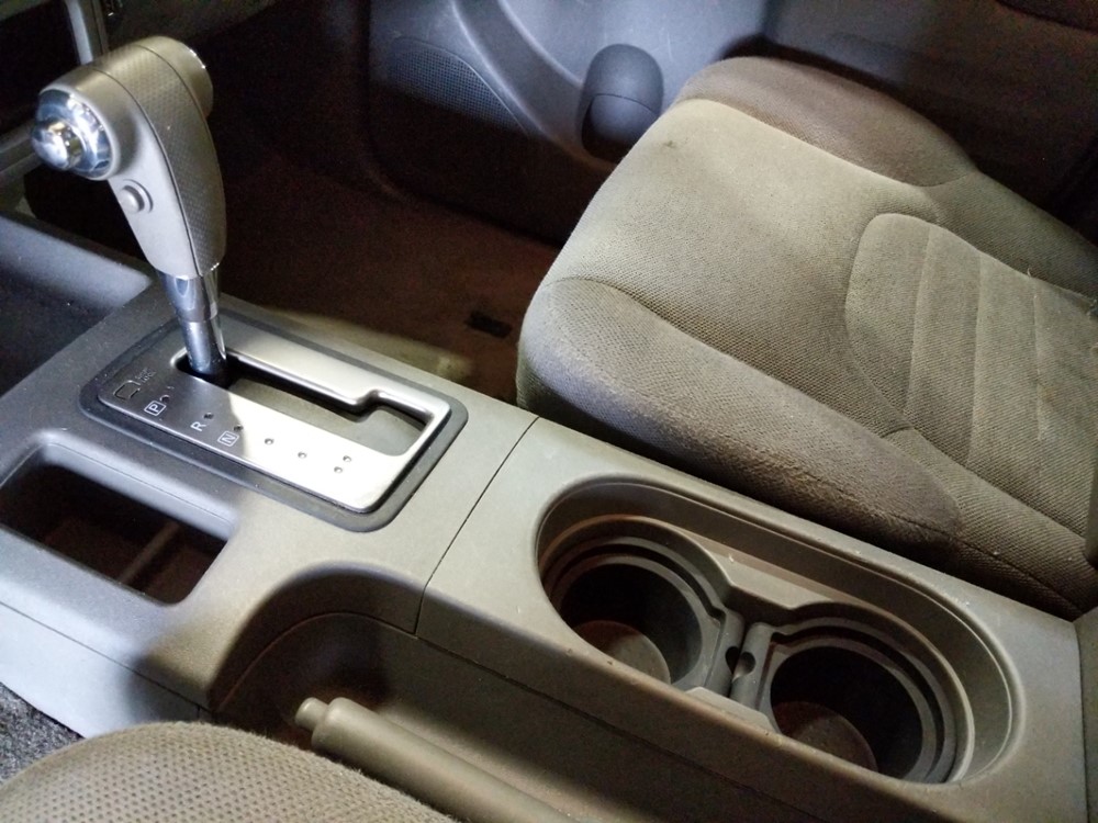 2017 Nissan Frontier - Center Console/Cup Holders