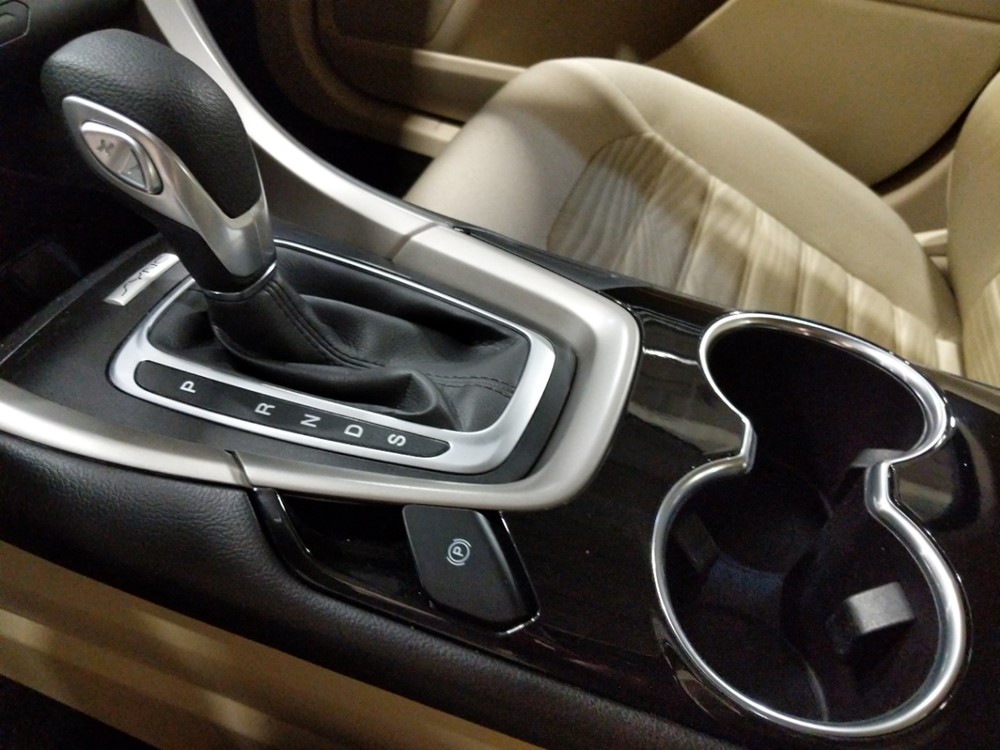 2016 Ford Fusion - Center Console/Cup Holders