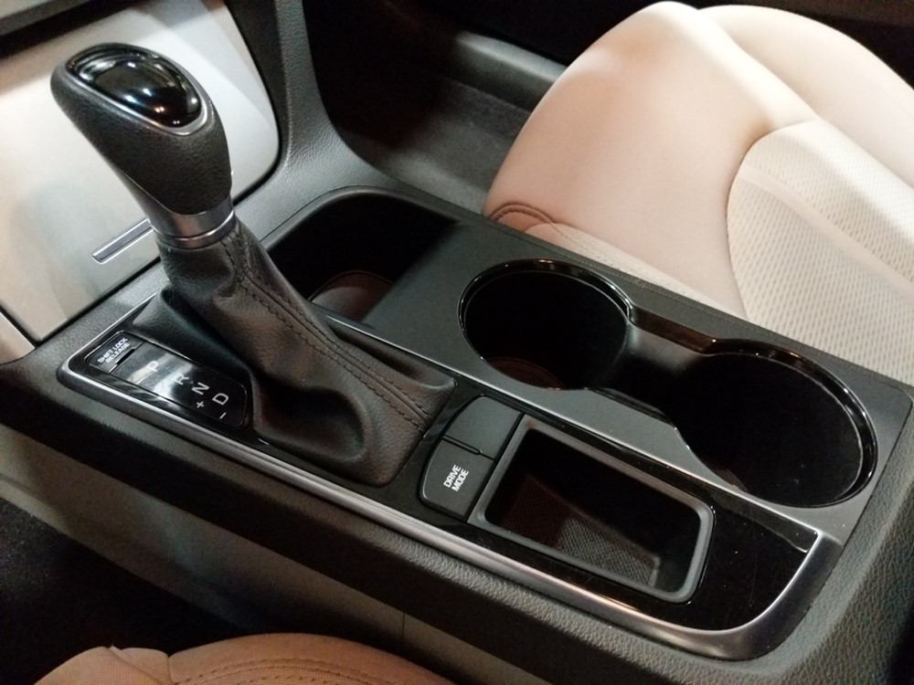 2016 Hyundai Sonata - Center Console/Cup Holders