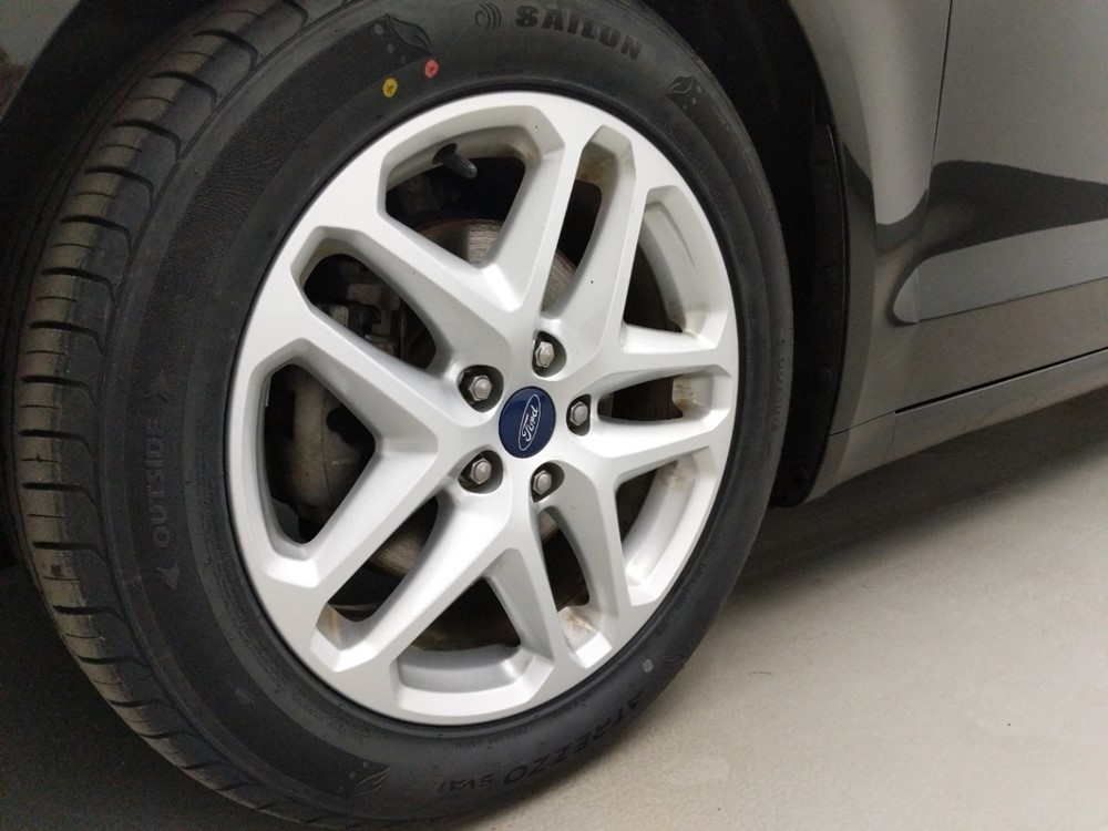2016 Ford Fusion - Wheel