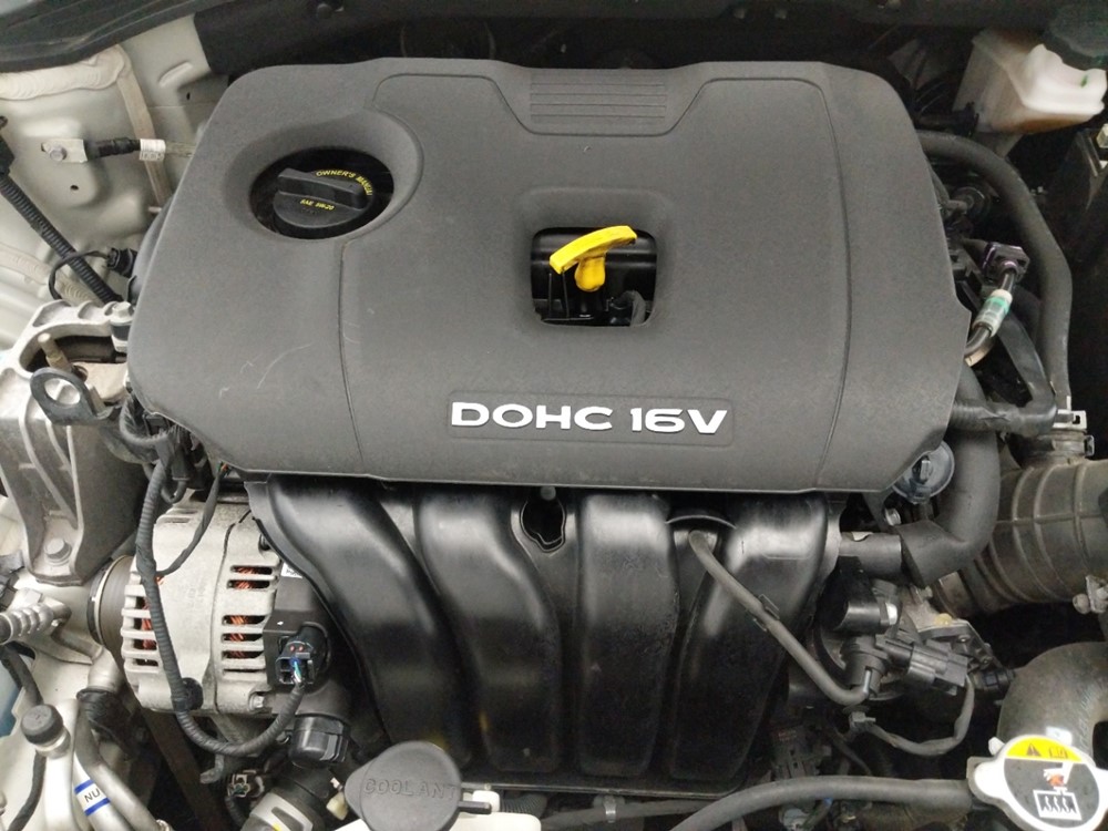 2017 Hyundai Elantra - Engine