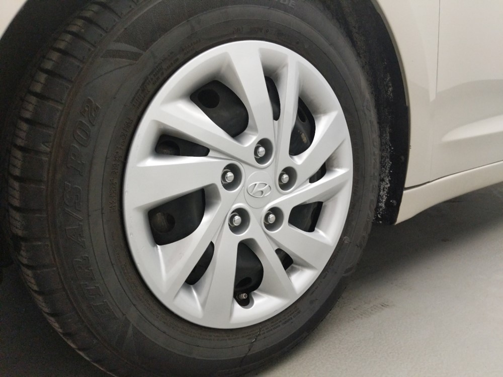 2017 Hyundai Elantra - Wheel