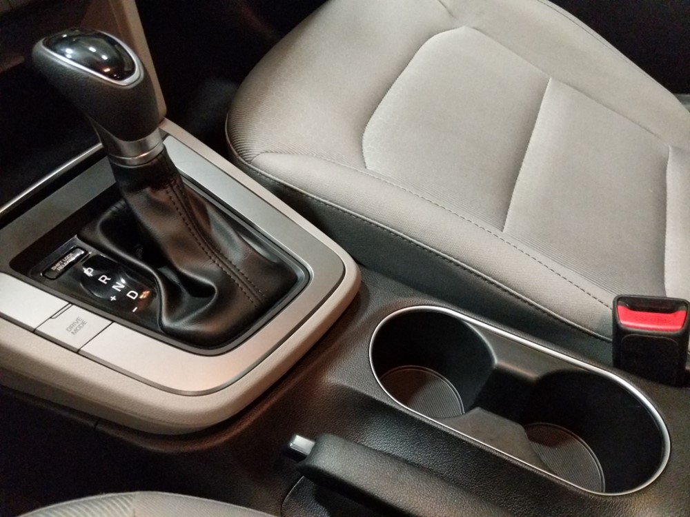 2017 Hyundai Elantra - Center Console/Cup Holders