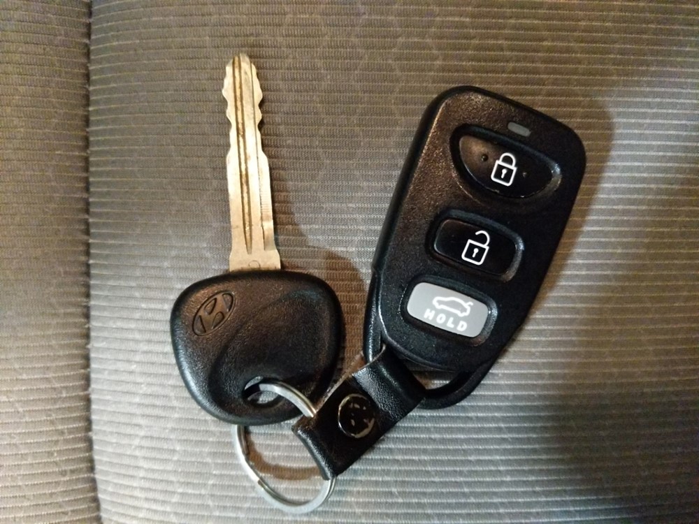 2017 Hyundai Elantra - Keys