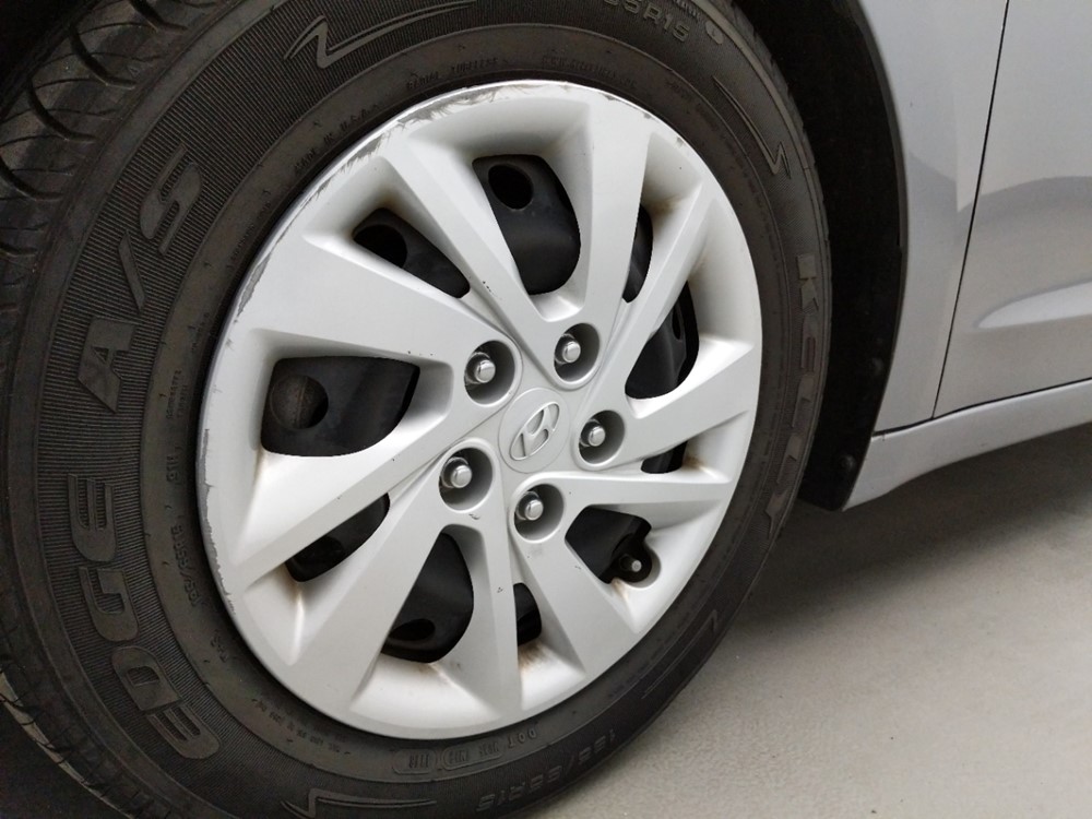 2017 Hyundai Elantra - Wheel