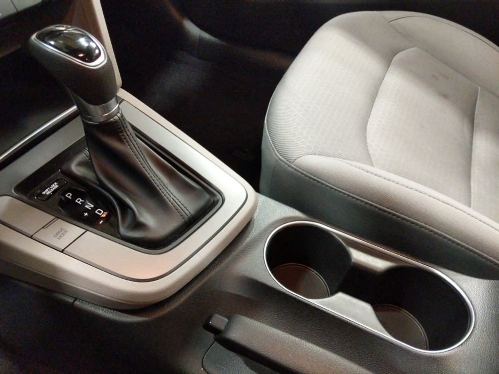 2017 Hyundai Elantra - Center Console/Cup Holders