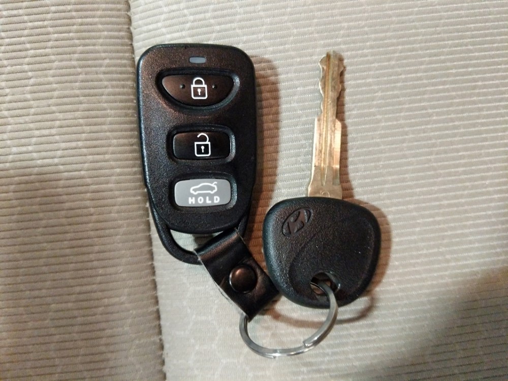 2017 Hyundai Elantra - Keys