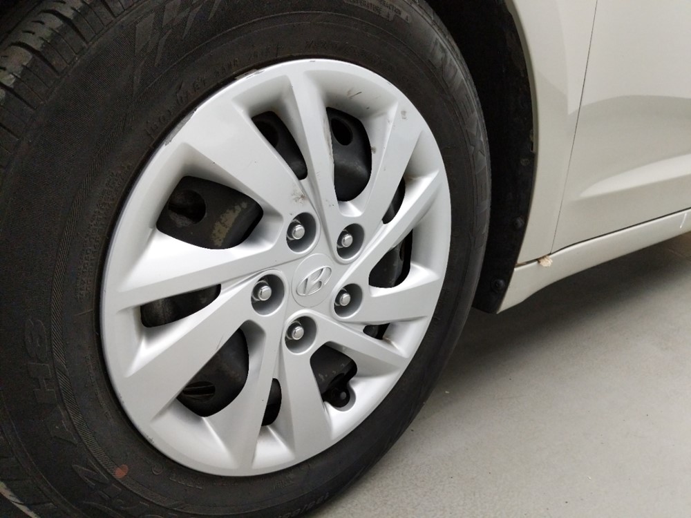 2017 Hyundai Elantra - Wheel