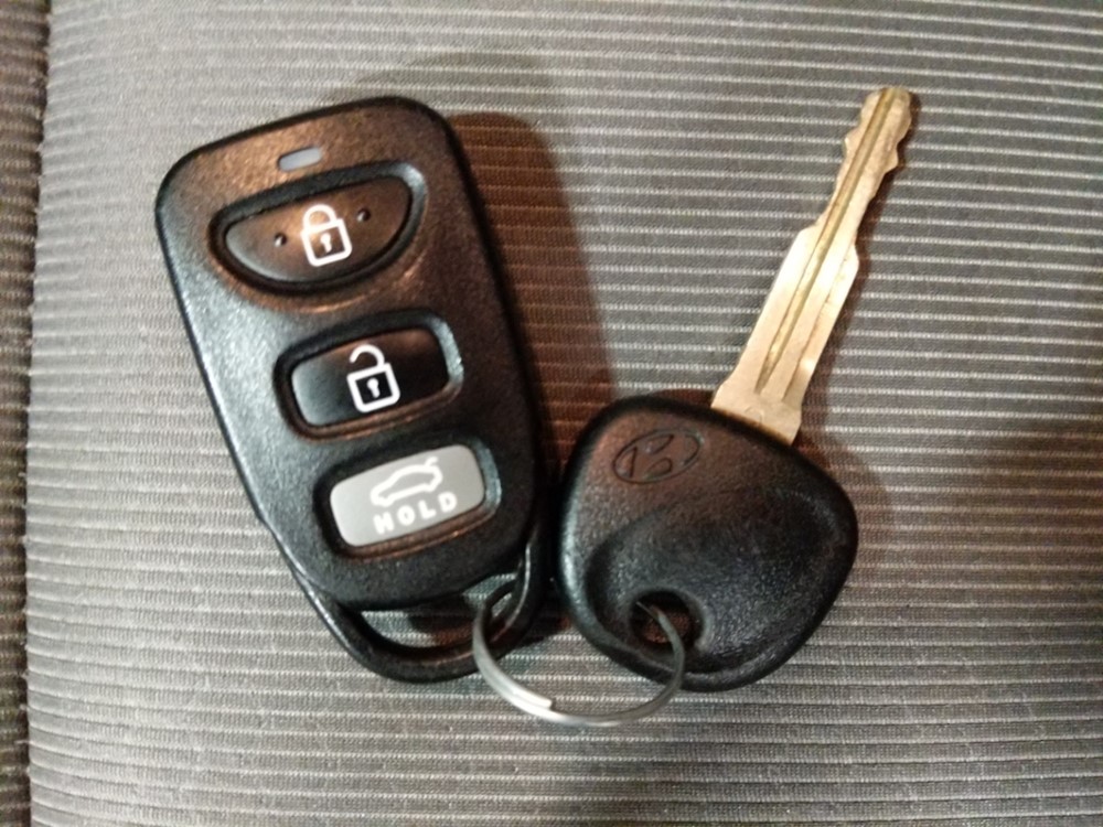 2017 Hyundai Elantra - Keys