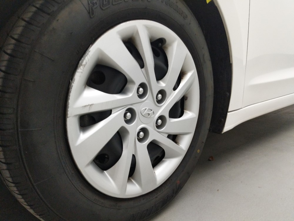 2017 Hyundai Elantra - Wheel