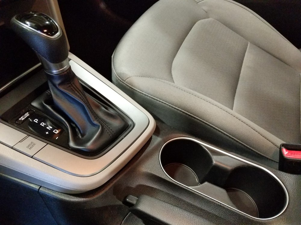2017 Hyundai Elantra - Center Console/Cup Holders