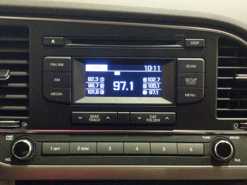 2017 Hyundai Elantra - Stereo Package