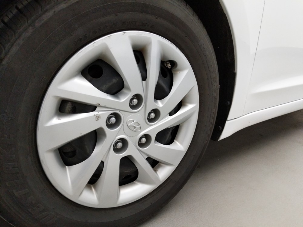 2017 Hyundai Elantra - Wheel