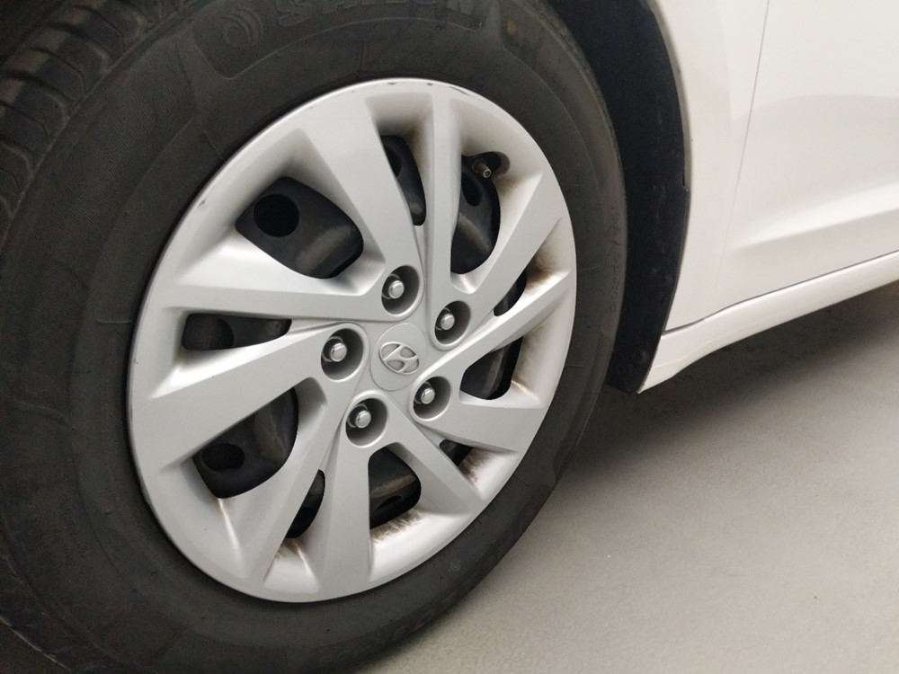 2017 Hyundai Elantra - Wheel