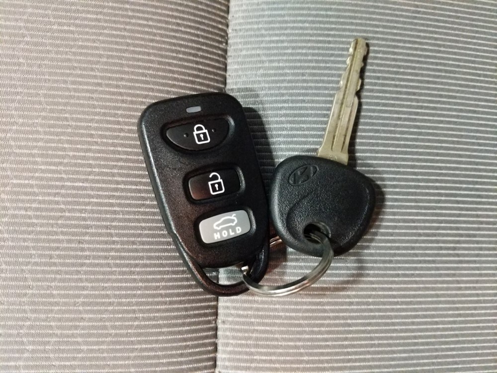 2017 Hyundai Elantra - Keys