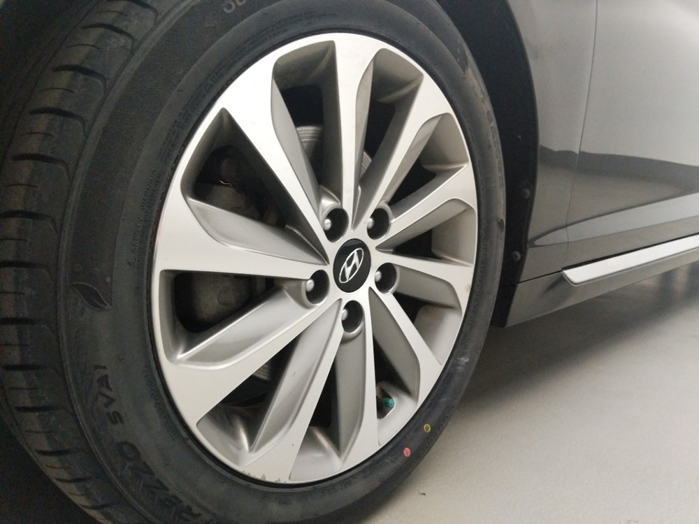 2016 Hyundai Sonata - Wheel