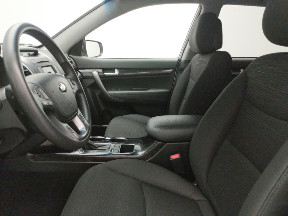 2014 Kia Sorento - Driver Front Seat