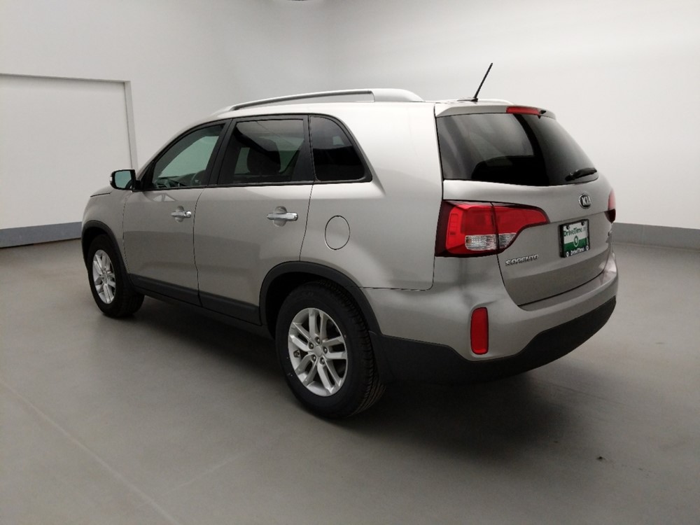 2014 Kia Sorento - Driver Rear Bumper
