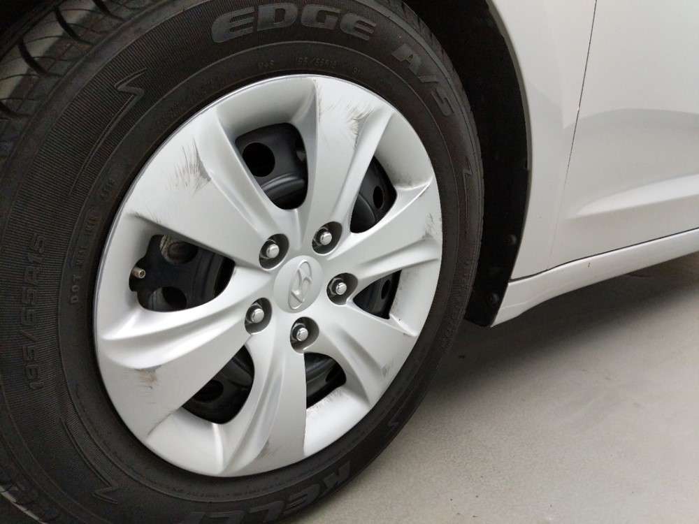 2017 Hyundai Elantra - Wheel