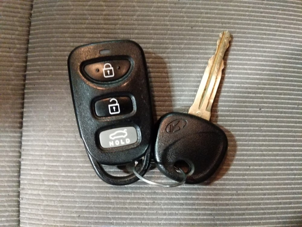 2017 Hyundai Elantra - Keys