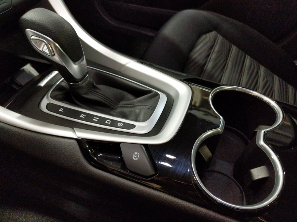 2016 Ford Fusion - Center Console/Cup Holders