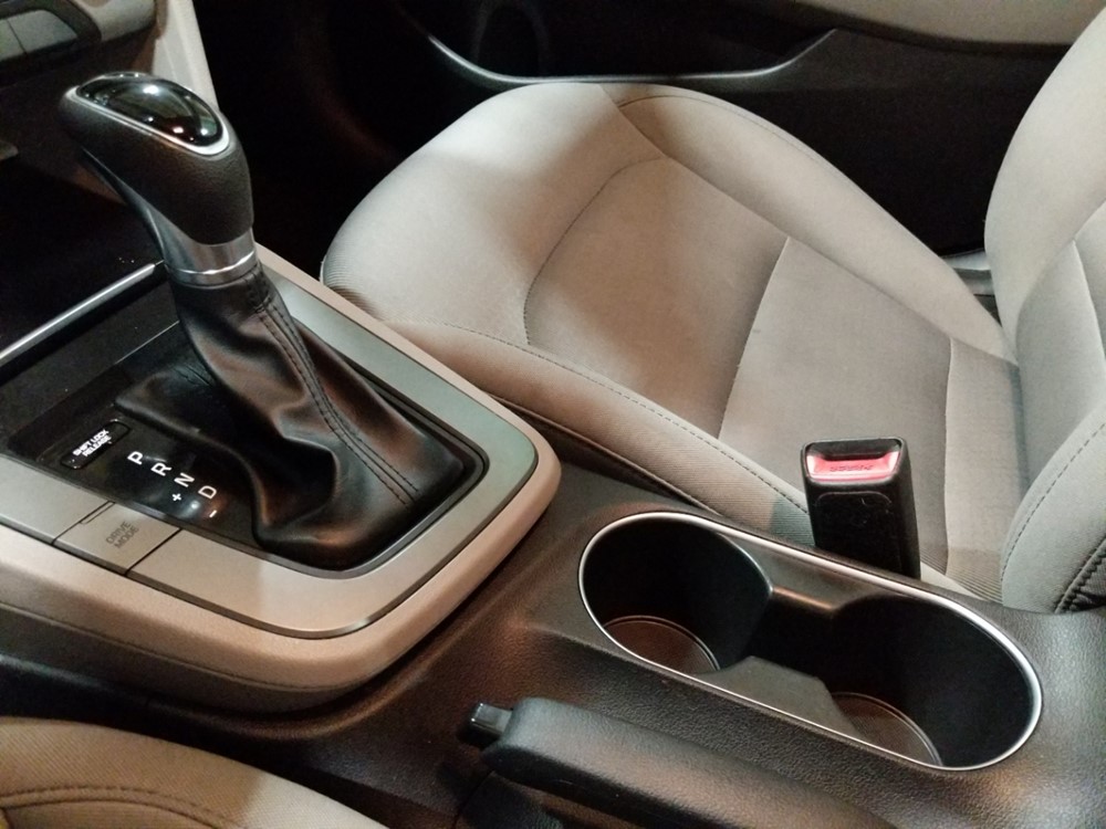 2017 Hyundai Elantra - Center Console/Cup Holders