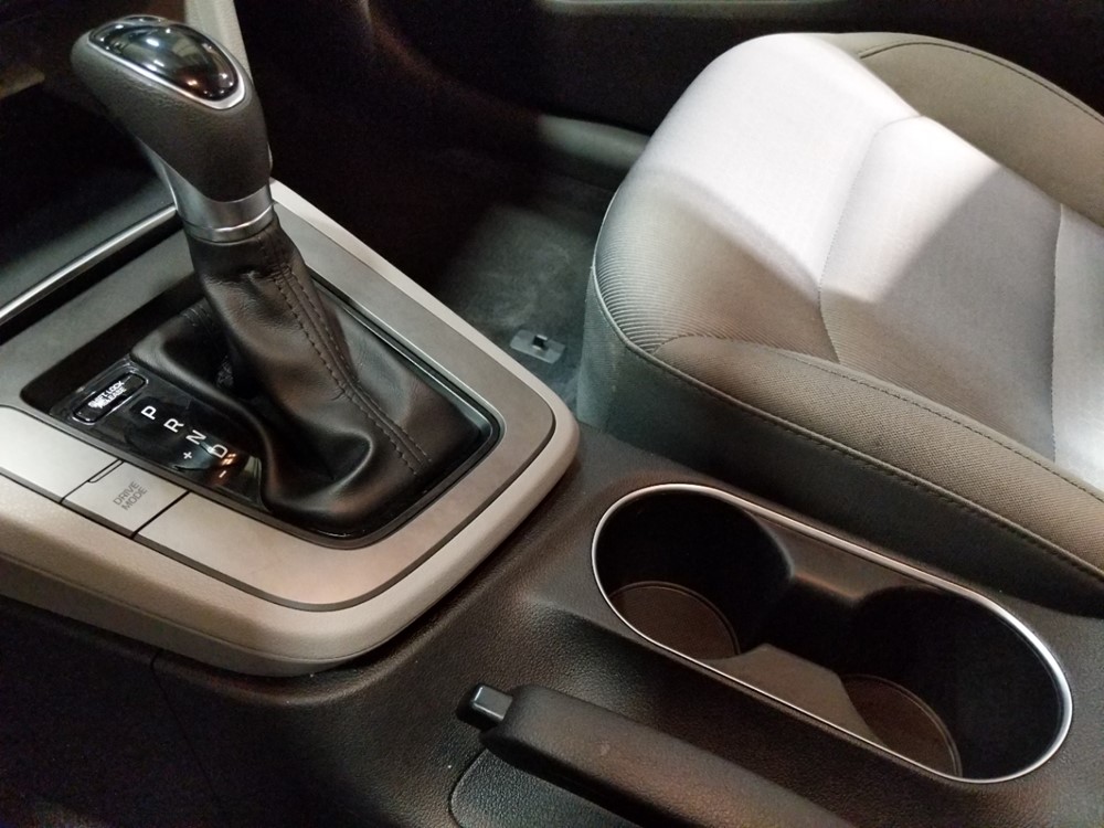 2017 Hyundai Elantra - Center Console/Cup Holders