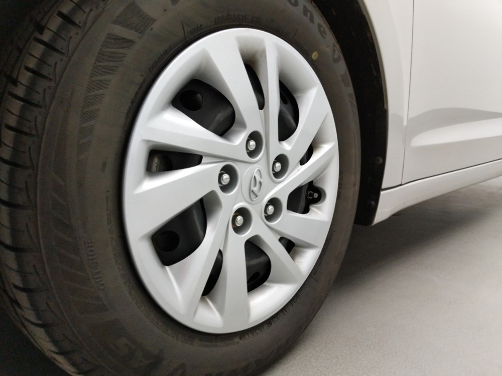 2017 Hyundai Elantra - Wheel