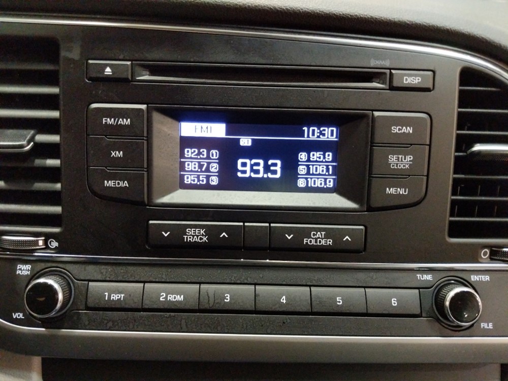 2017 Hyundai Elantra - Stereo Package