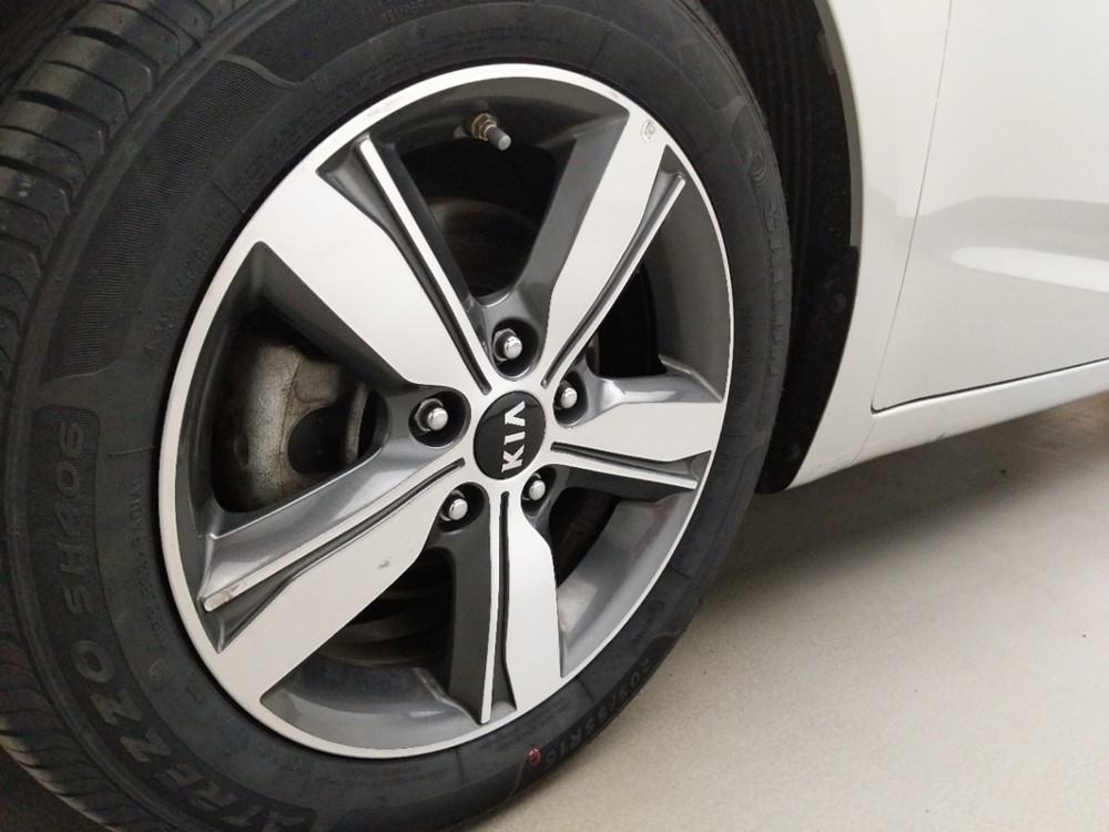 2018 Kia Forte - Wheel