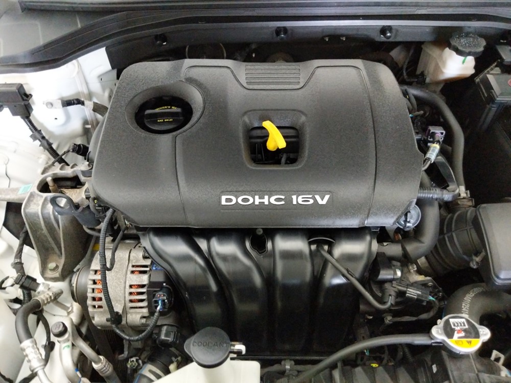 2017 Hyundai Elantra - Engine
