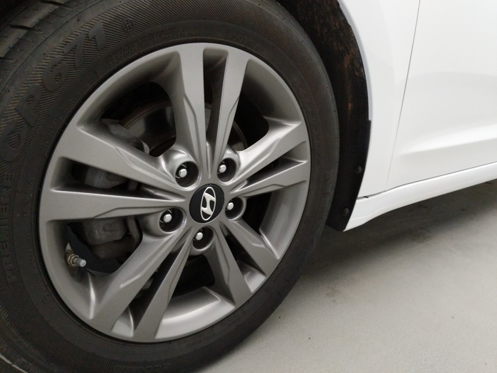 2017 Hyundai Elantra - Wheel