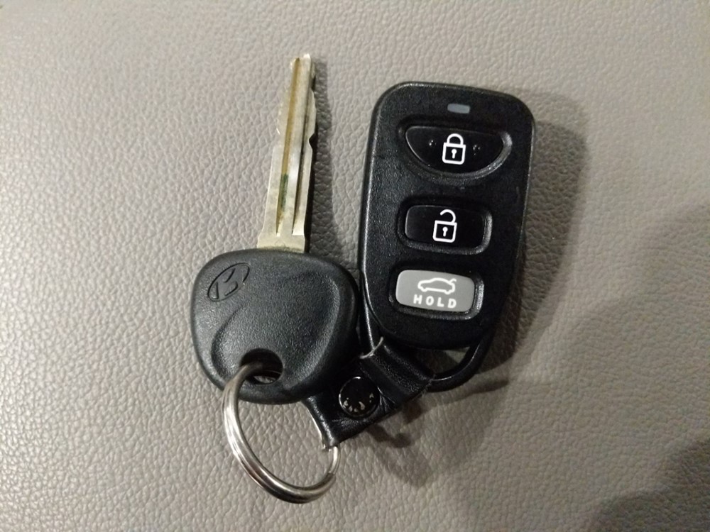 2017 Hyundai Elantra - Keys