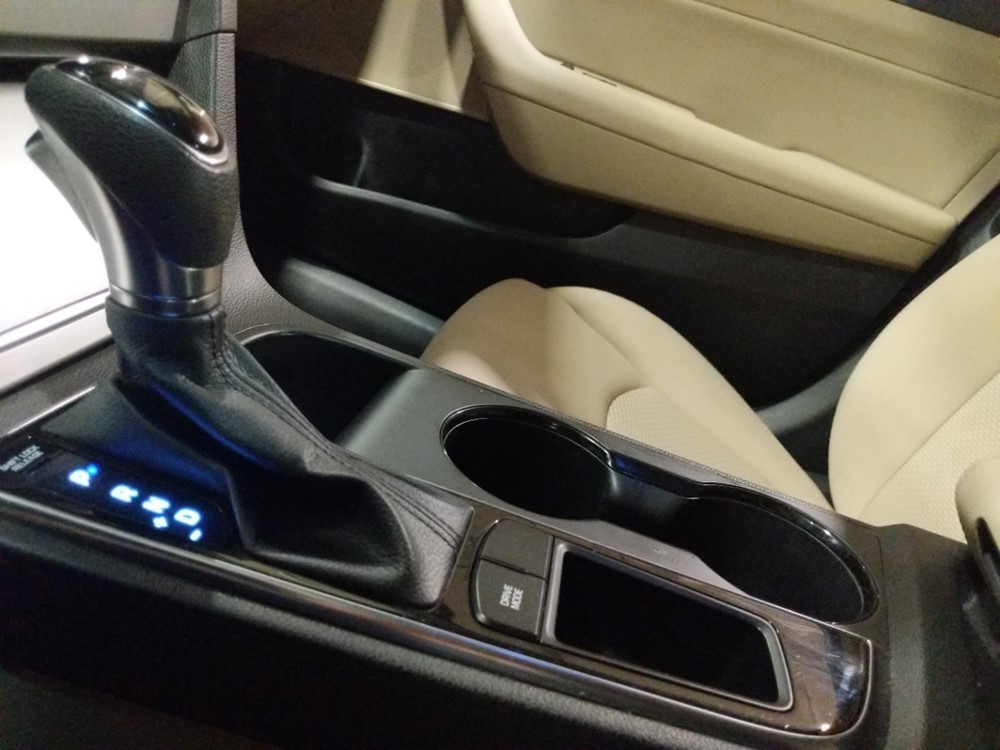 2015 Hyundai Sonata - Center Console/Cup Holders