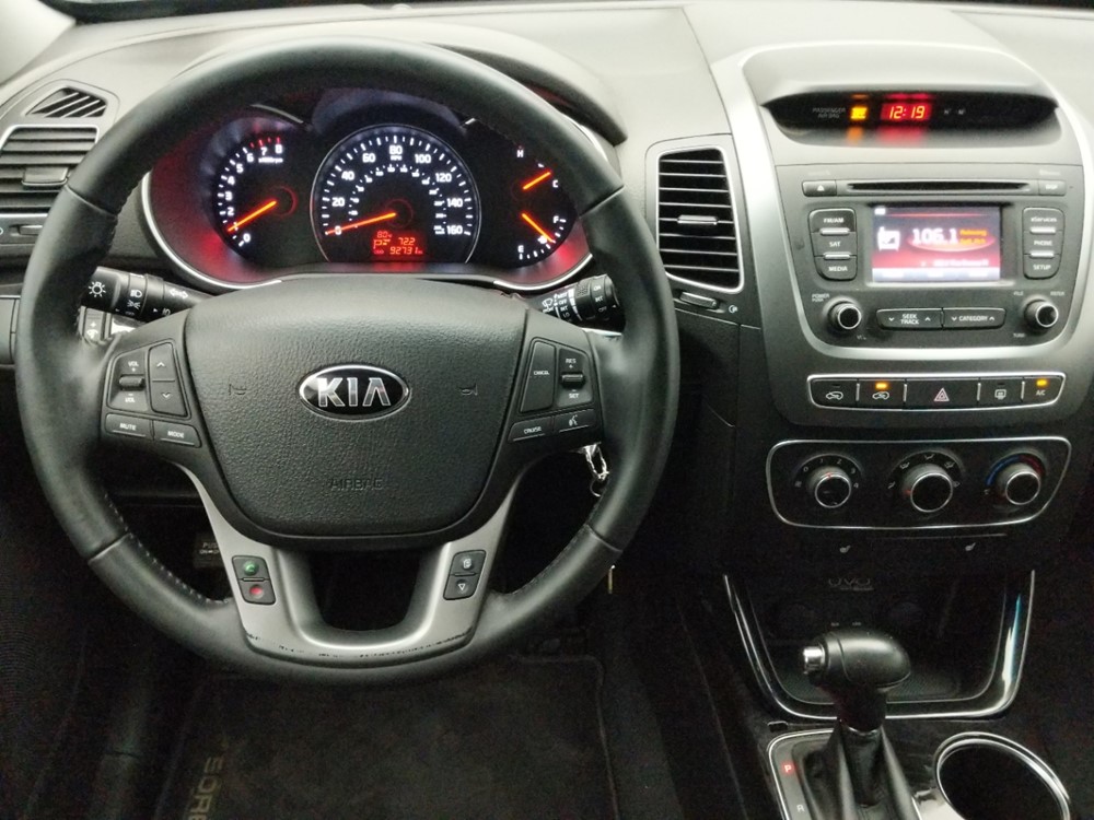2015 Kia Sorento - Driver Dash
