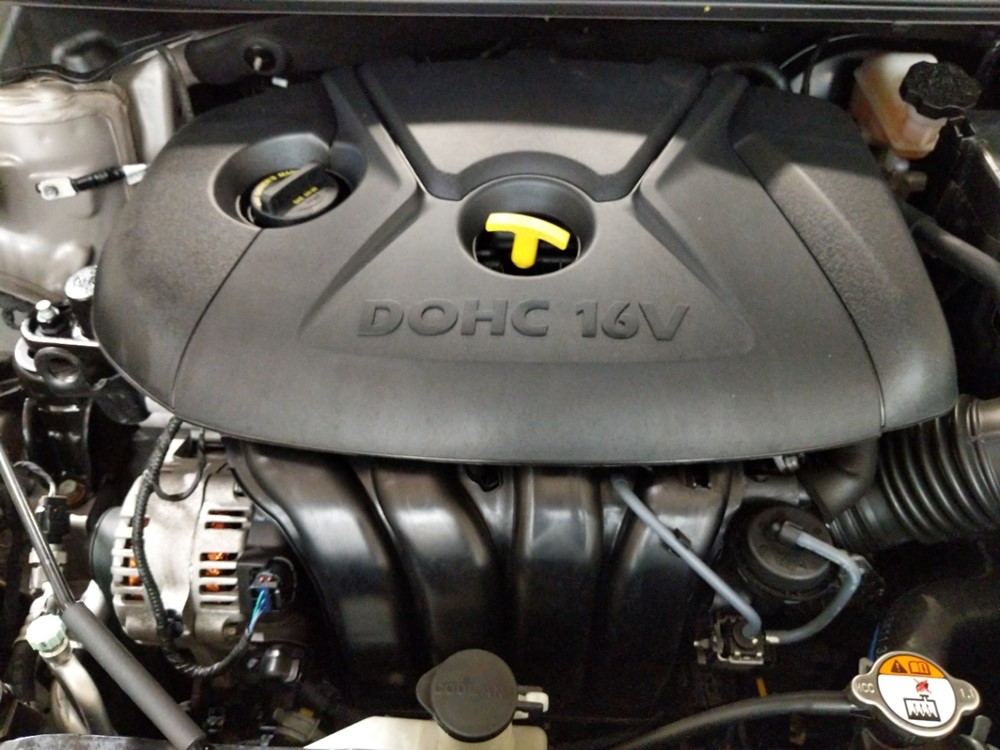 2016 Hyundai Elantra - Engine