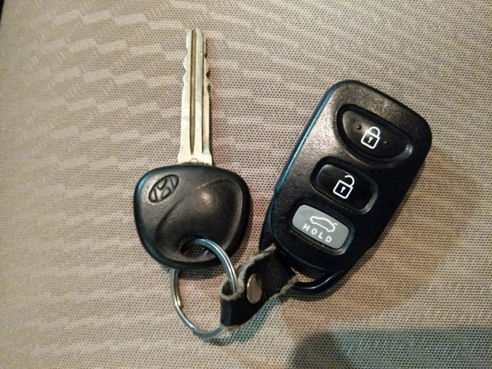 2016 Hyundai Elantra - Keys