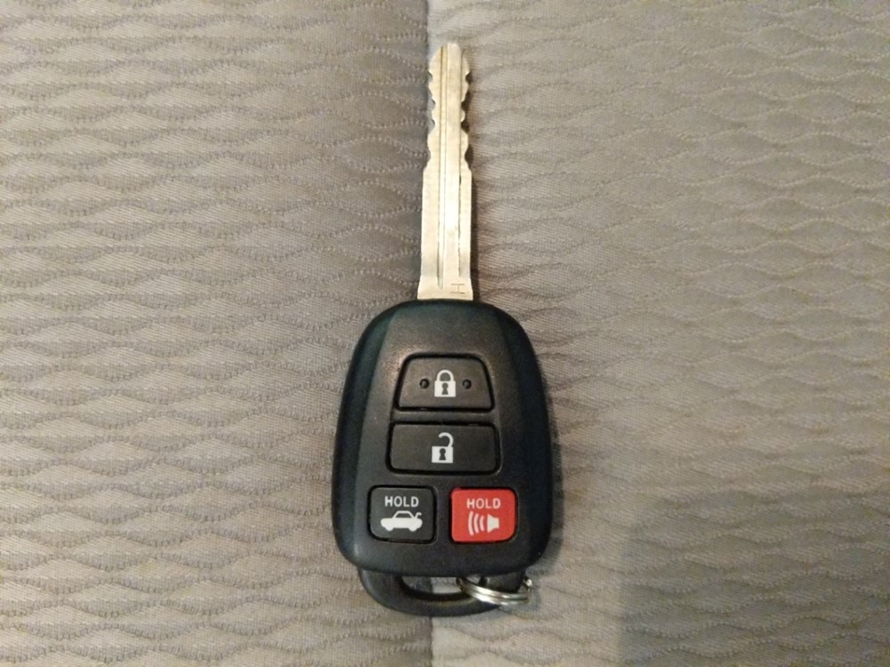 2016 Toyota Corolla - Keys