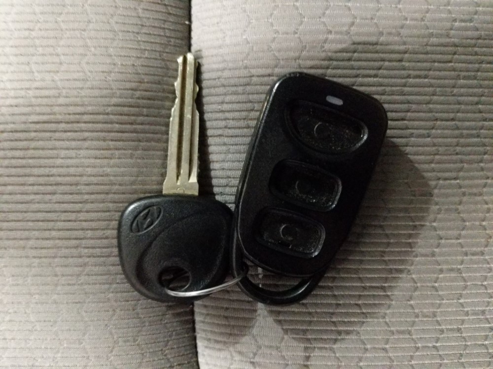2017 Hyundai Elantra - Keys