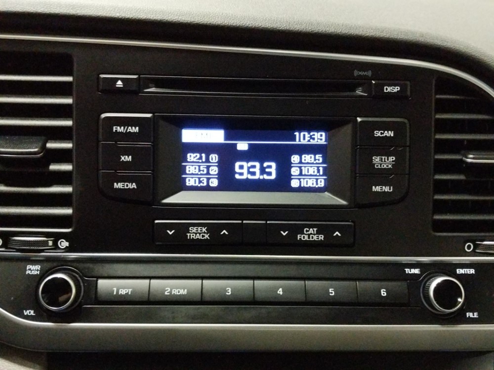 2017 Hyundai Elantra - Stereo Package