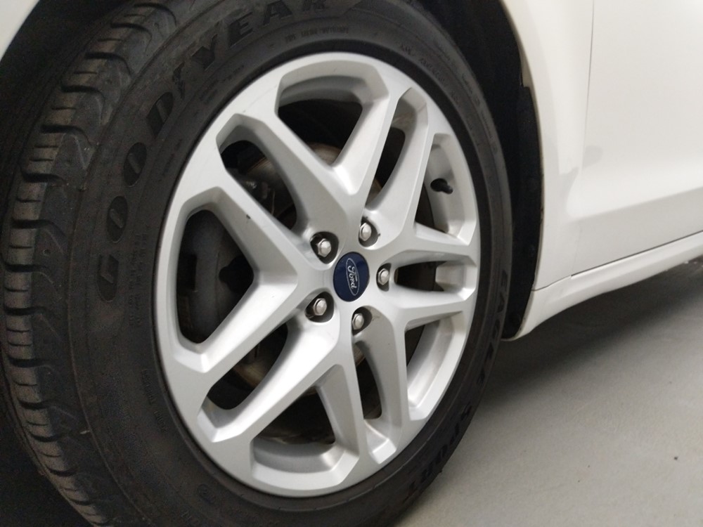 2016 Ford Fusion - Wheel