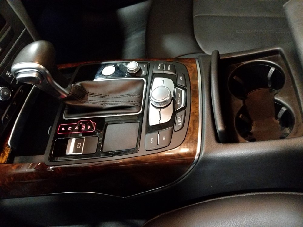 2015 Audi A6 - Center Console/Cup Holders