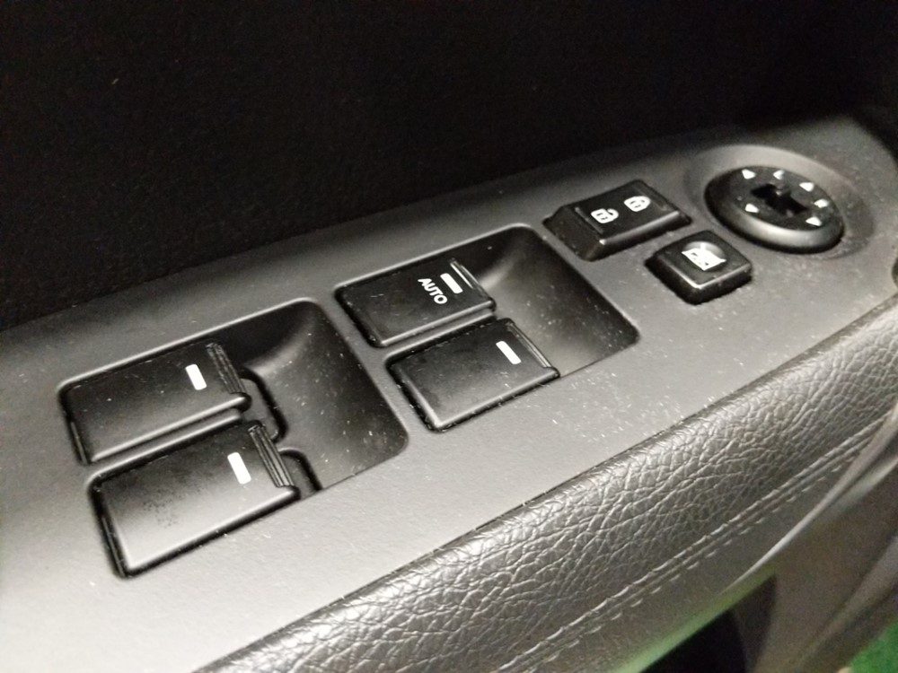 2014 Kia Sorento - Driver Power Windows/Lock Control