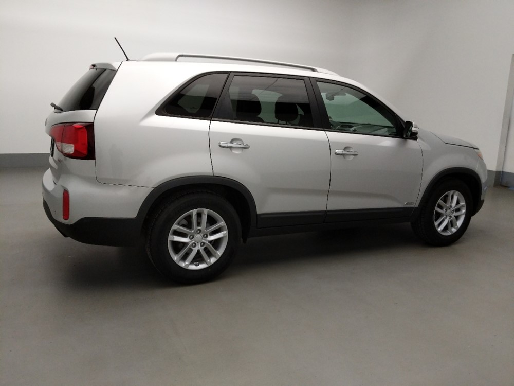 2014 Kia Sorento - Passenger Rear Side