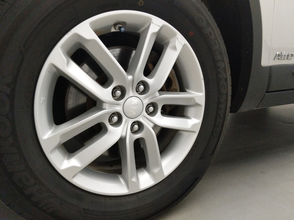 2014 Kia Sorento - Wheel